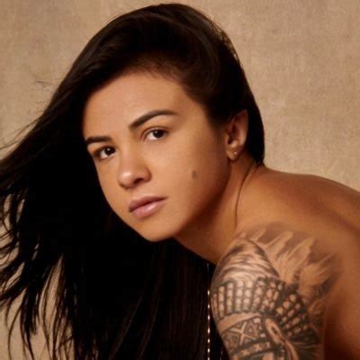 claudia gadelha net worth|Claudia Gadehla Age, Net Worth, Bio [Updated。